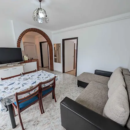 In - Balaton 52987 شقة *