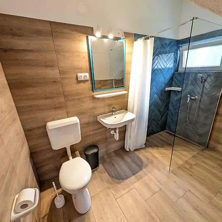 In - Balaton 52987 شقة زاماردي